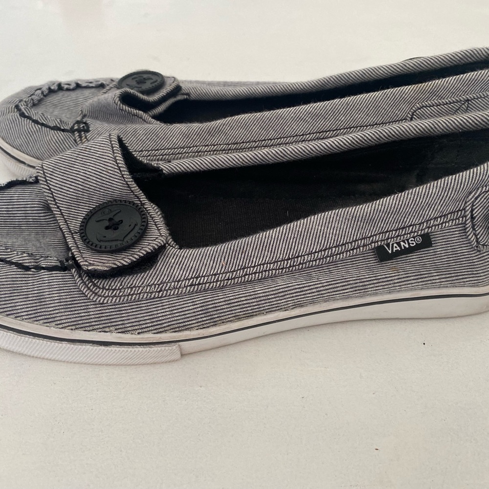 Women’s Vans Size 7